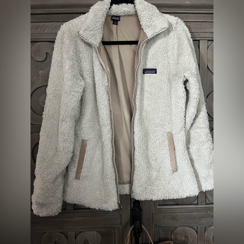 Patagonia Sherpa Teddy zipper jacket in cream color size M